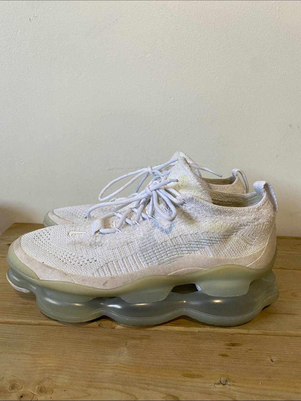 Nike Air Max Scorpion Flyknit women White Athletic Sneakers shoes sz 11